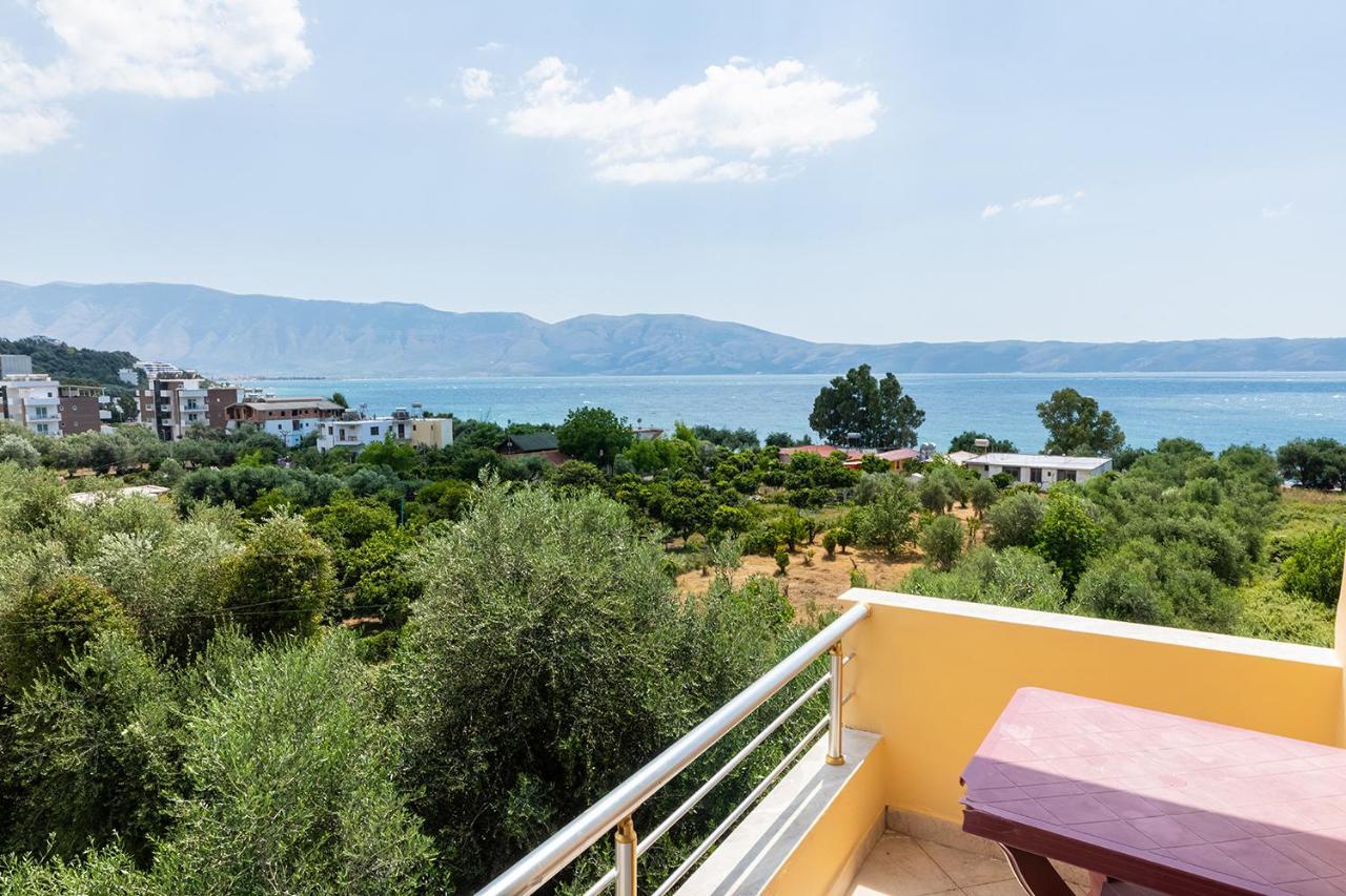 Hotel Dini Radhime Exterior photo